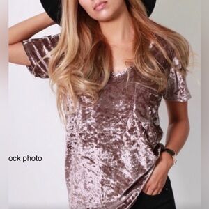 POL silvery lavender crushed velvet v-neck top!  Sext size S, small NWOT
